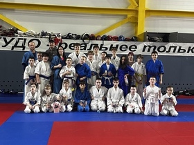 В придверии праздника поздравили наших девочек с 8 Марта! 